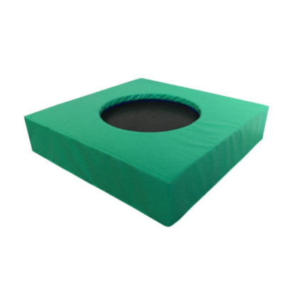 TRAMPOLINE WITH PROTECTION