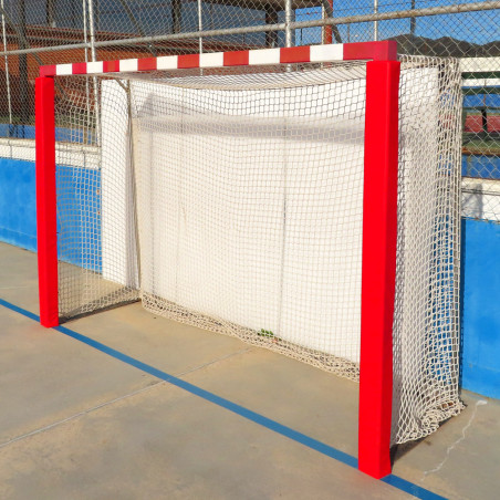 Protection buts football